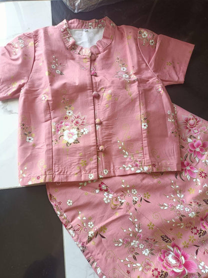 kudapy pink shirt and skirt set, glued, short sleeves, cotton batik fabric.