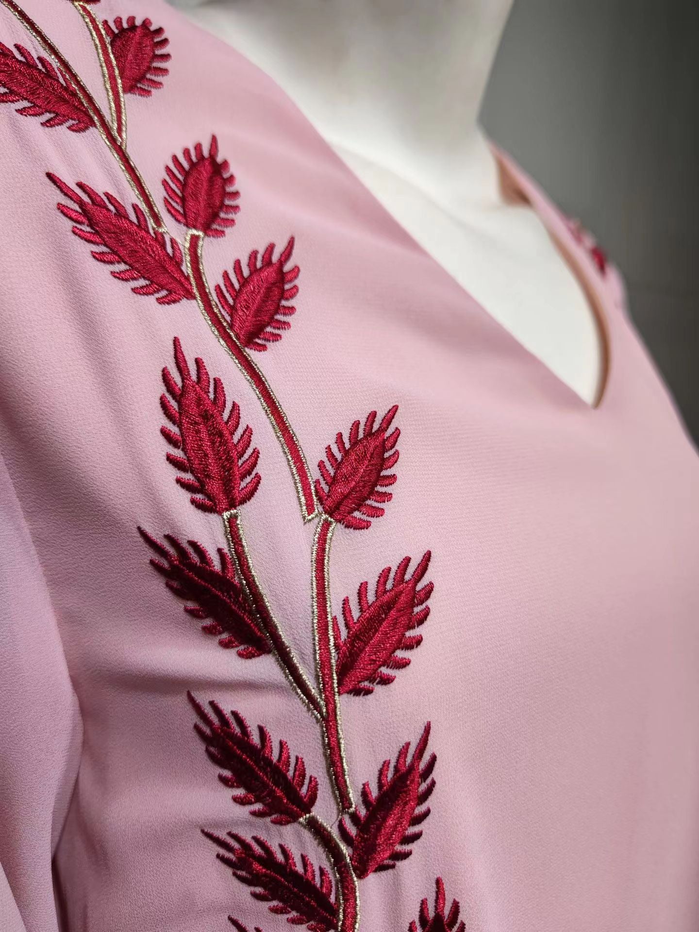 Women's Temperament Fashion Embroidery V-neck Dress