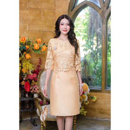 kudapy Mini dress, silk fabric covered with lace, elbow-length sleeves.