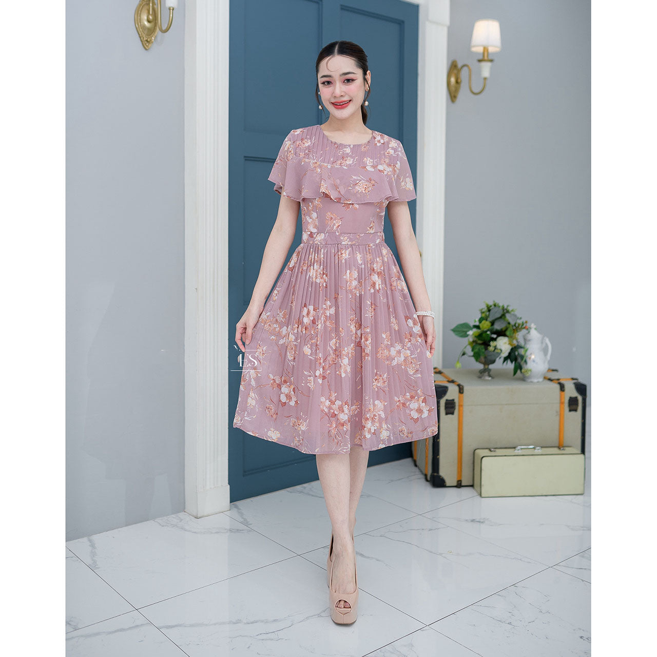 kudapy Dress floral chiffon fabric, cute style, ruffled chest area, covering the arms.